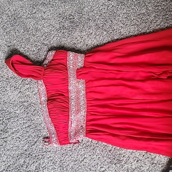 STUNNING MAY QUEEN COUTURE RED BLING PAGENT/PROM DRESS - Picture 6 of 14